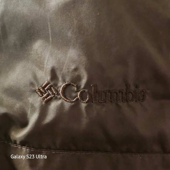 Columbia packable windbreaker, size small. - Picture 3 of 10